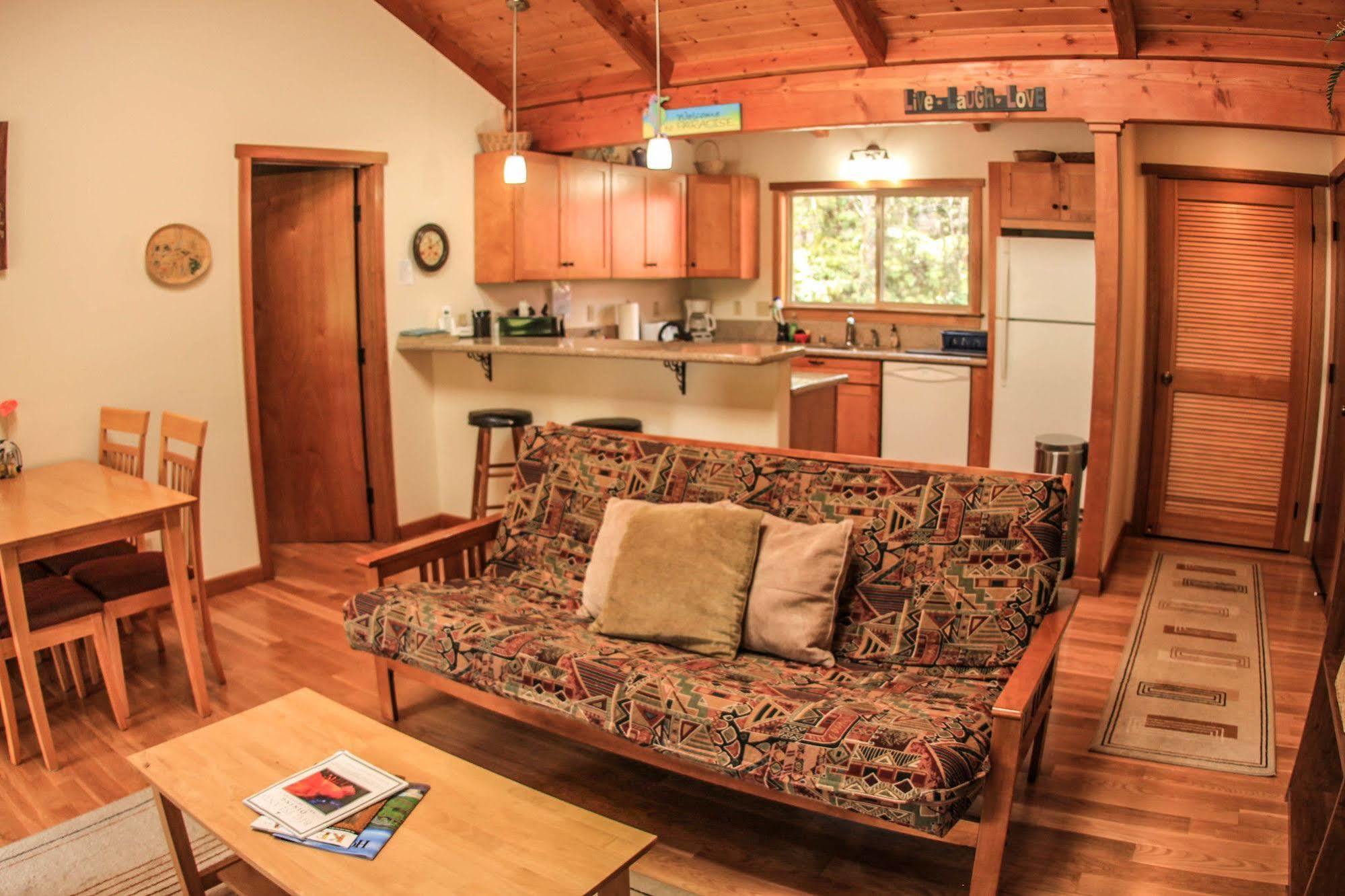 Aolani Hale by Hawaii Volcano Vacations Villa Esterno foto